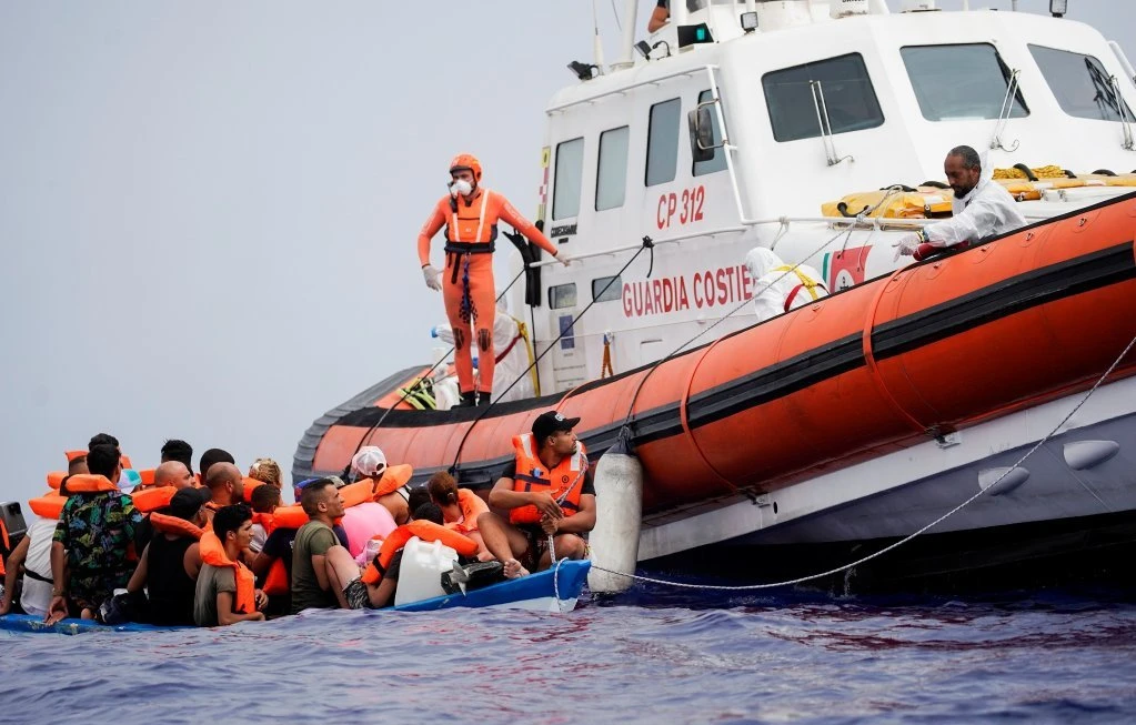 Italian Coast Guard rescues 125 migrants in the Med