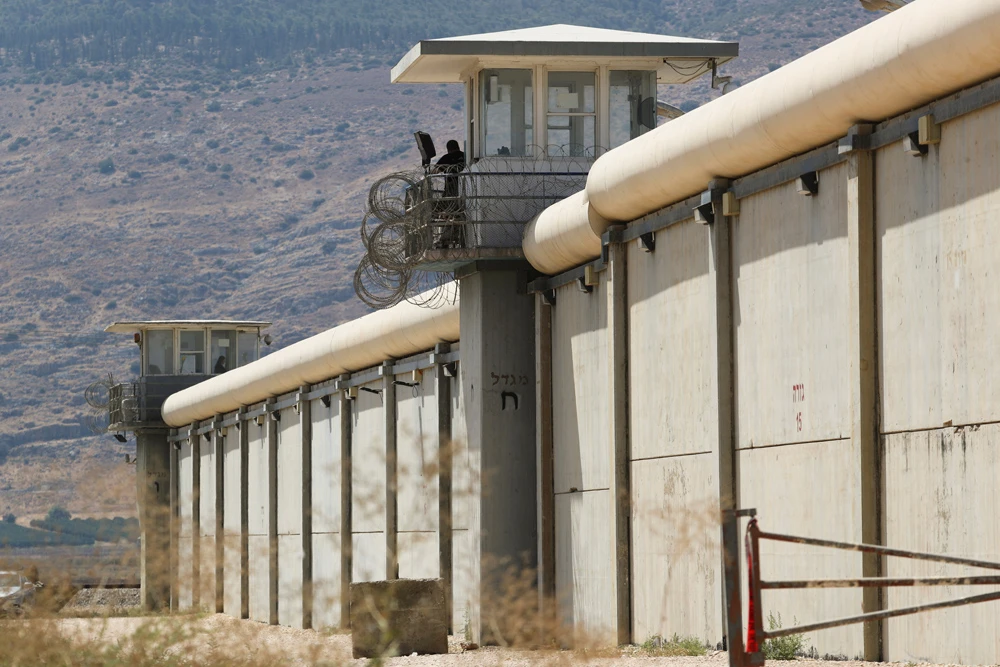 Ex-prisoner praises Palestinian escapees from Israeli jail