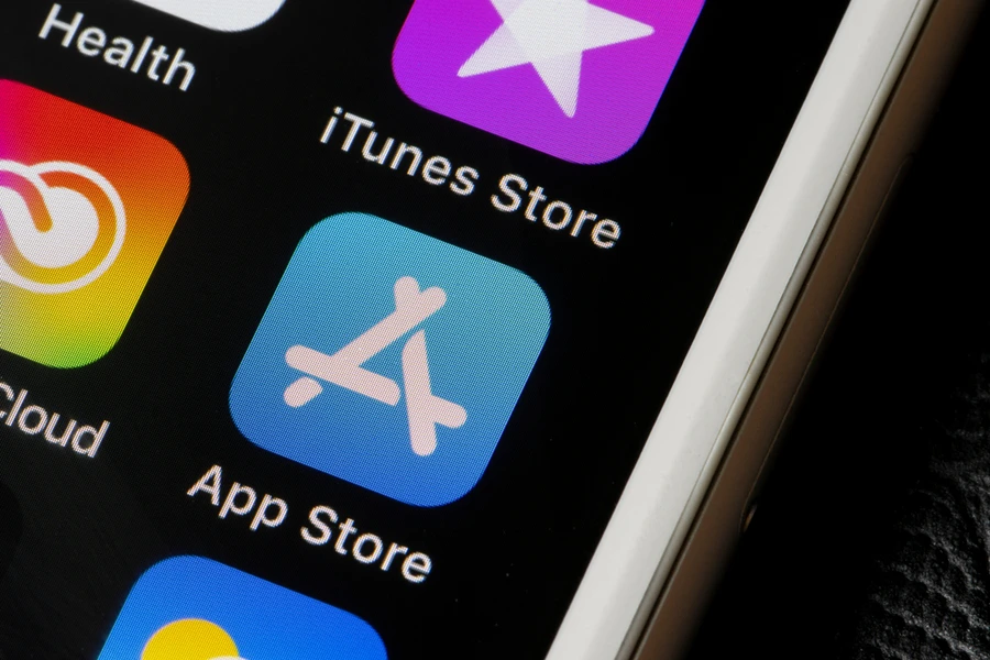 Court ruling sees $100bn wiped off Apple