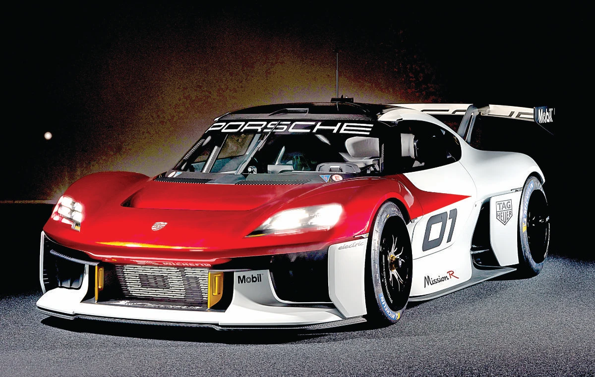 The all-wheel drive car, delivering just under 1,100 PS in qualifying mode, accelerates from zero to 100 km/h in less than 2.5 seconds.