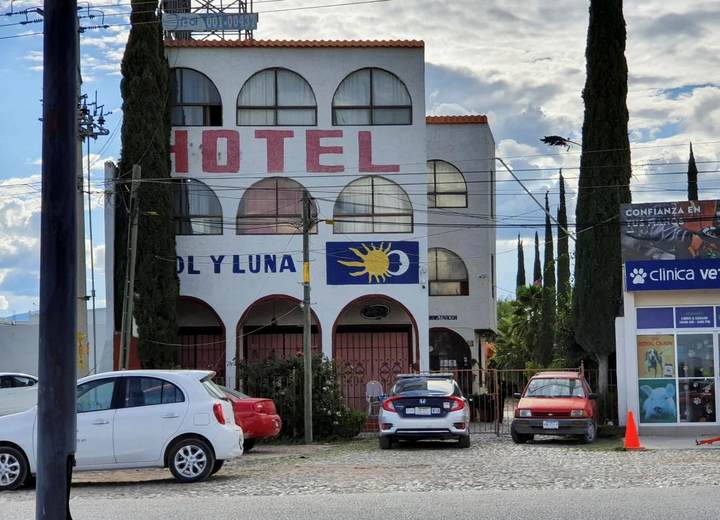 A police patrol car is parked outside the Sol y Luna hotel after gunmen stormed the hotel and kidnapped some 20 foreigners. (Reuters)