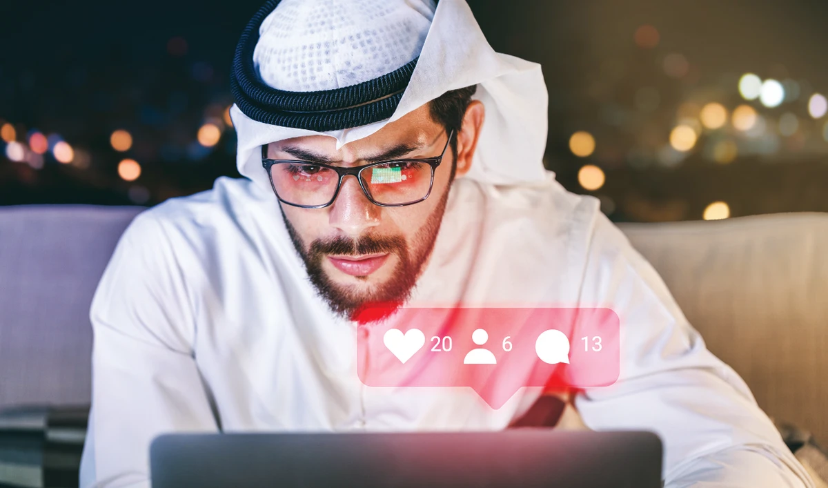 Twenty-five percent of internet users in the Kingdom understood and acknowledged the negative effect of internet overuse on their social life and their productivity at work. (Shutterstock)