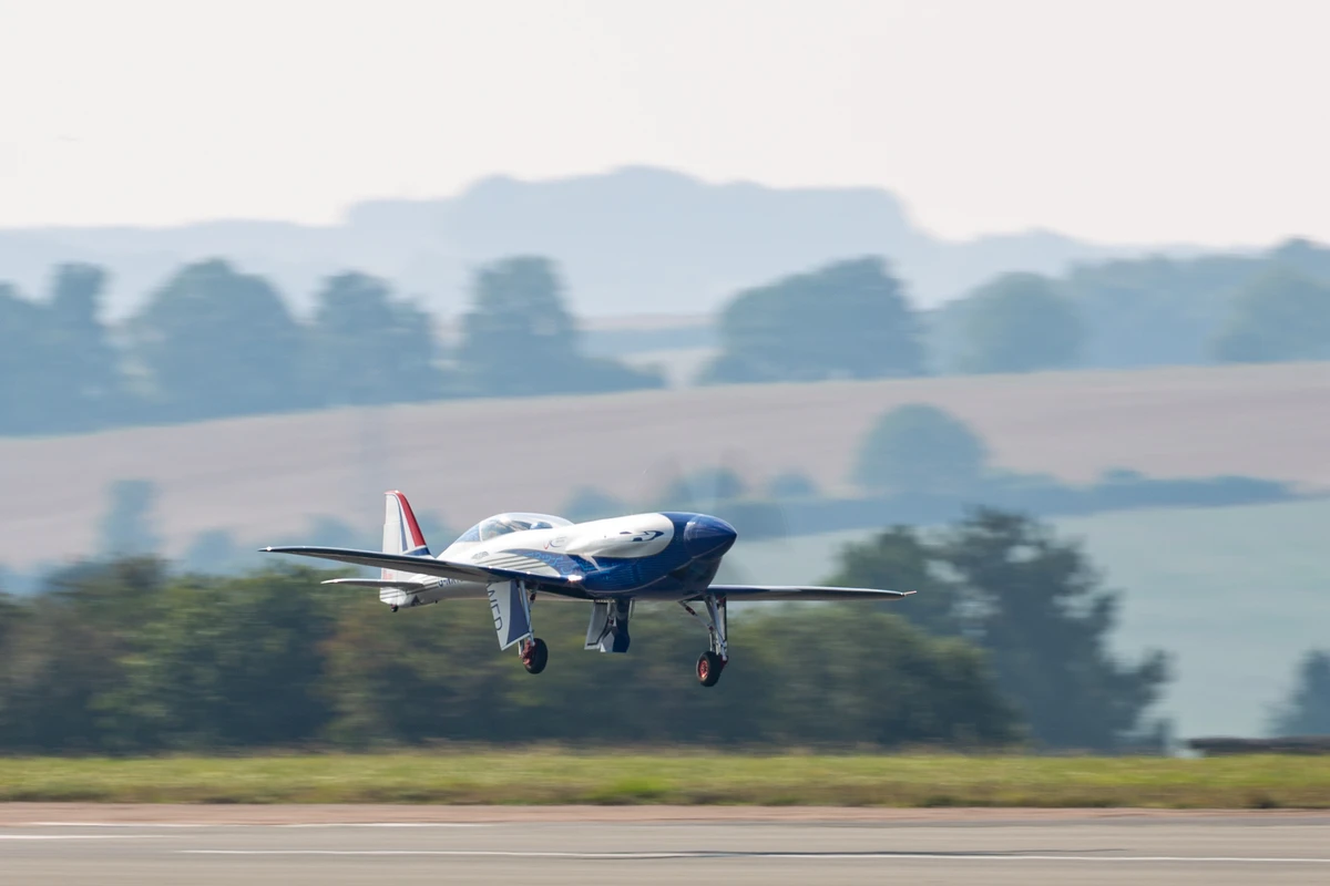Rolls-Royce is building an all-electric passenger aircraft ready for takeoff by 2026