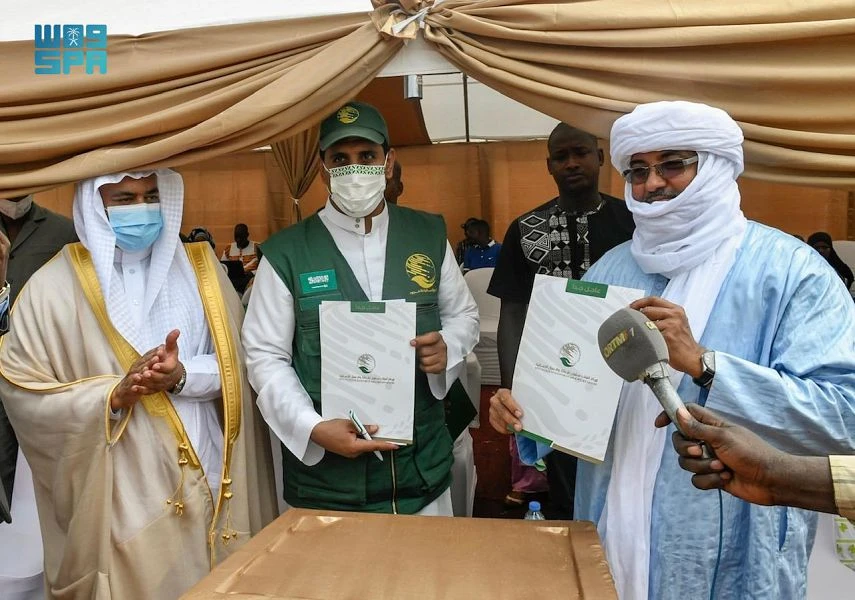 Saudi aid agency KSrelief delivers food aid to Mali, medical support to Uruguay