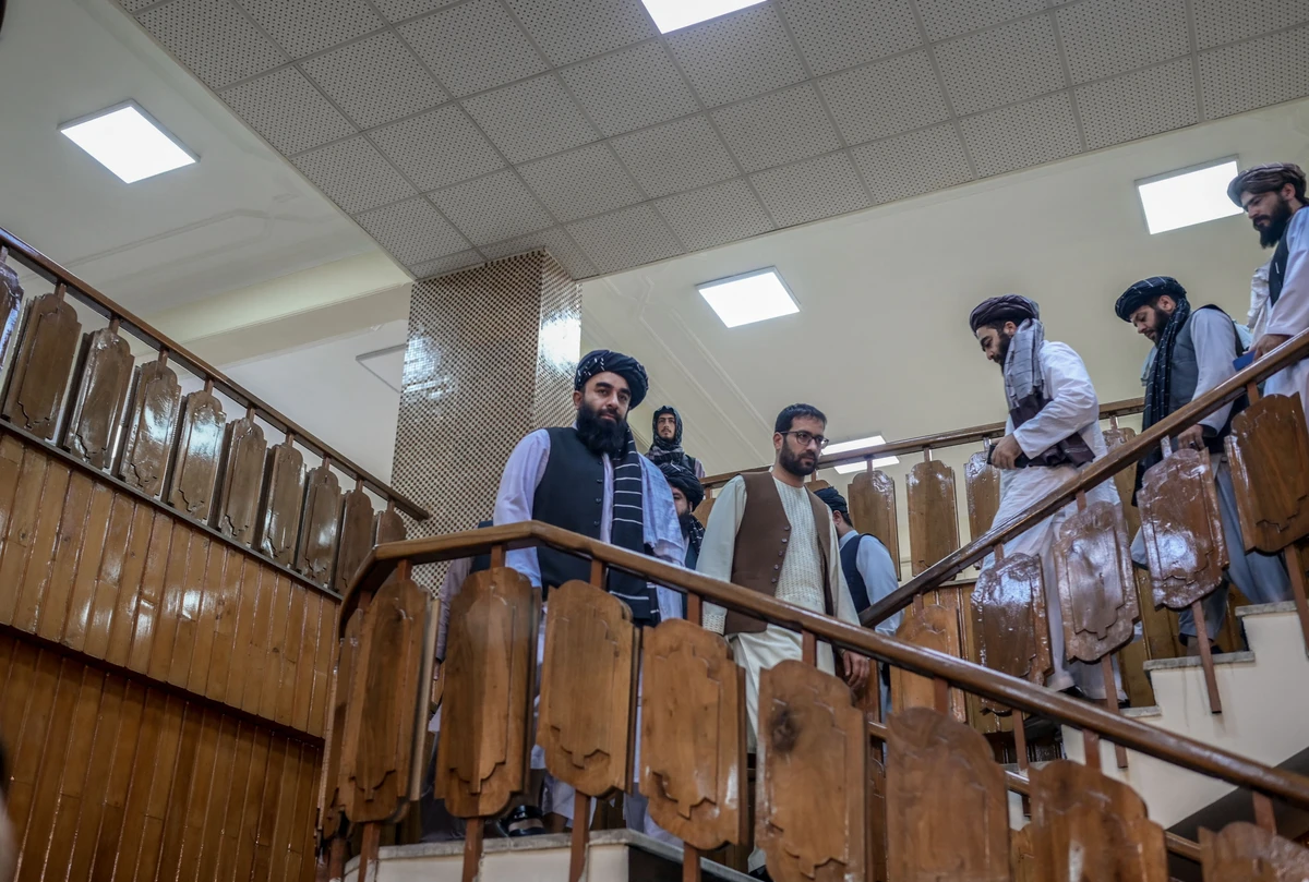 Zabihullah Mujahid (C), Chief spokesman for the Taliban, arrives to address a press conference in Kabul on September 21, 2021. (AFP)