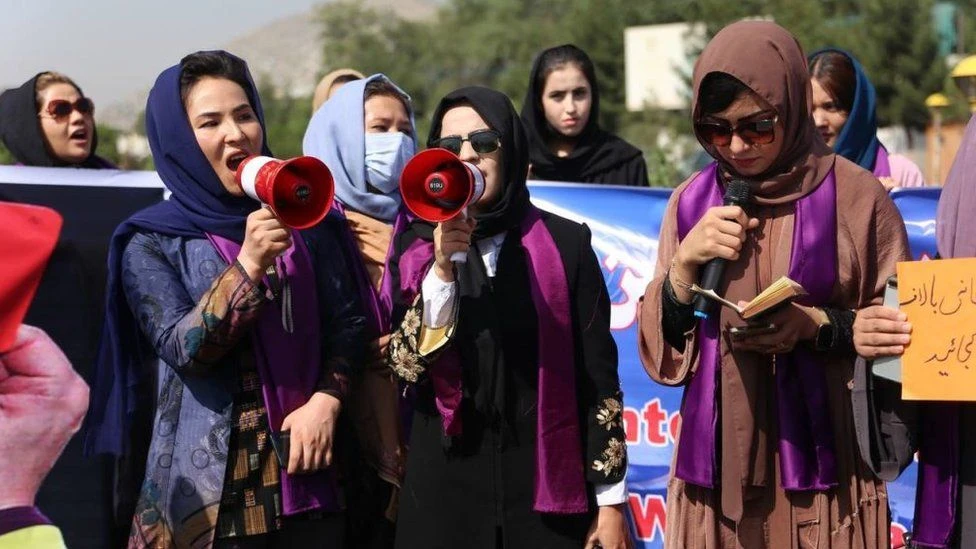 Afghan women take part in a rights demonstration following the Taliban takeover in Afghanistan. (Getty Images)