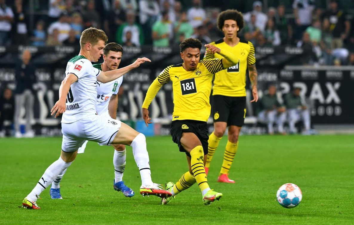 Ten-man Dortmund crash without Haaland on Rose’s Gladbach return