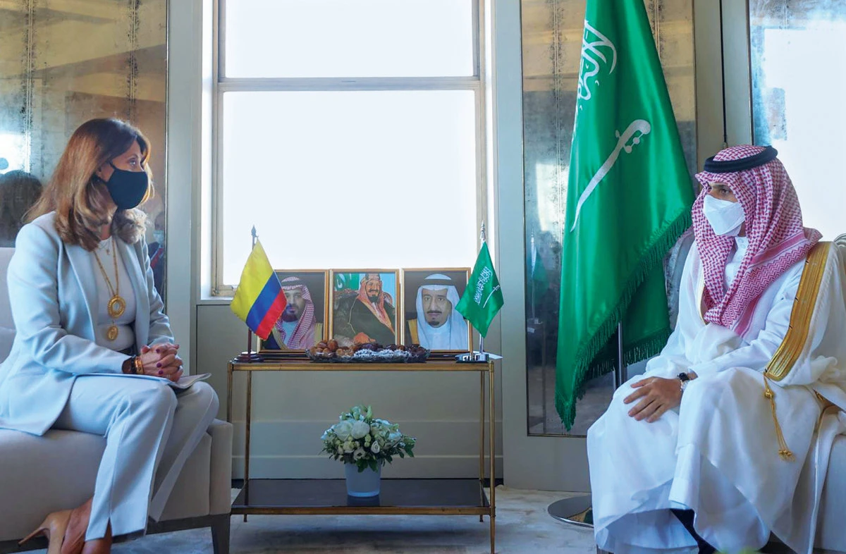 Saudi FM Prince Faisal bin Farhan (right) meeting with Colombia’s Vice President and FM Marta Lucía Ramírez in New York. (SPA)