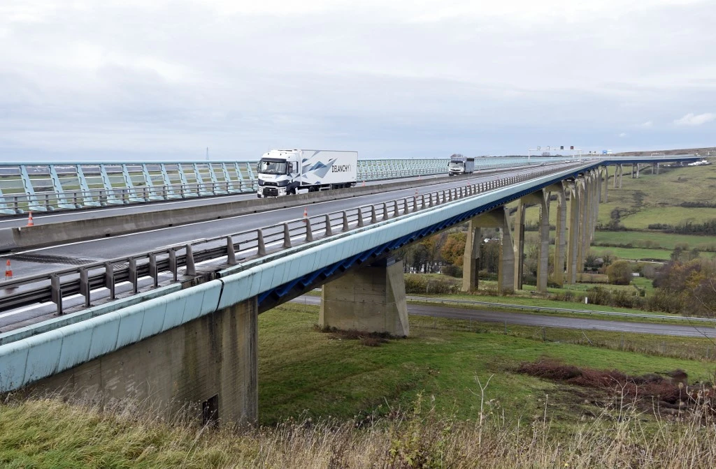 A lorry drives on the Echinghen viaduct, on November 28, 2018 in Boulogne-sur-Mer, northern France. (AFP)