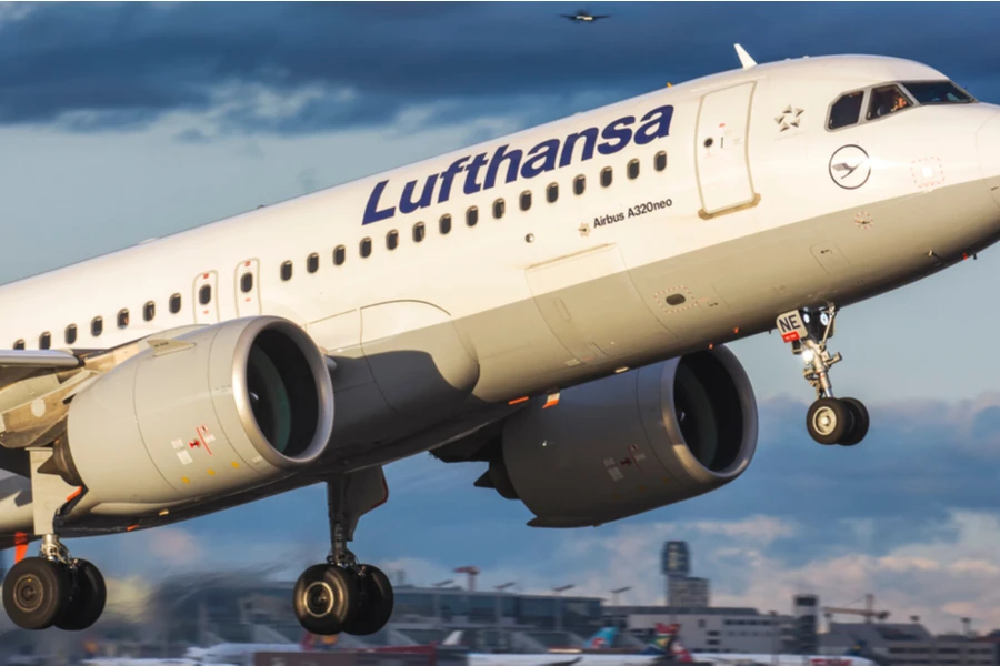 Lufthansa gets strong investor backing for 2.1bn euro cash call