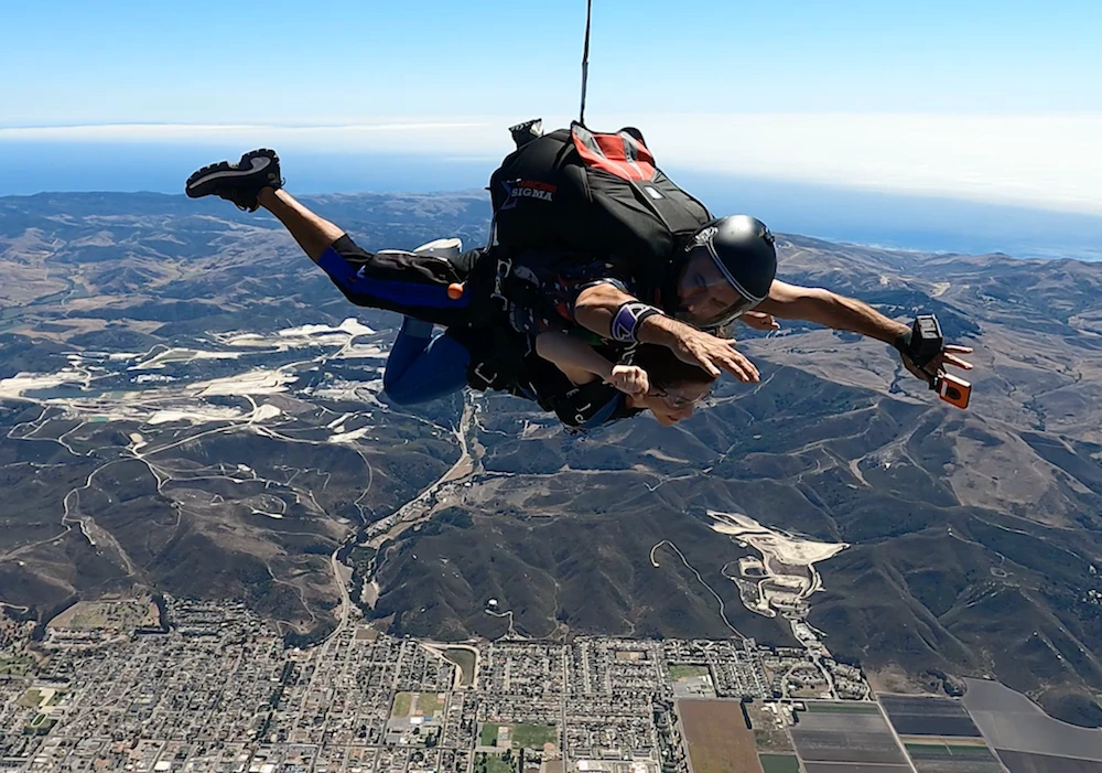 Californian skydive school helps Arabic speakers take the plunge