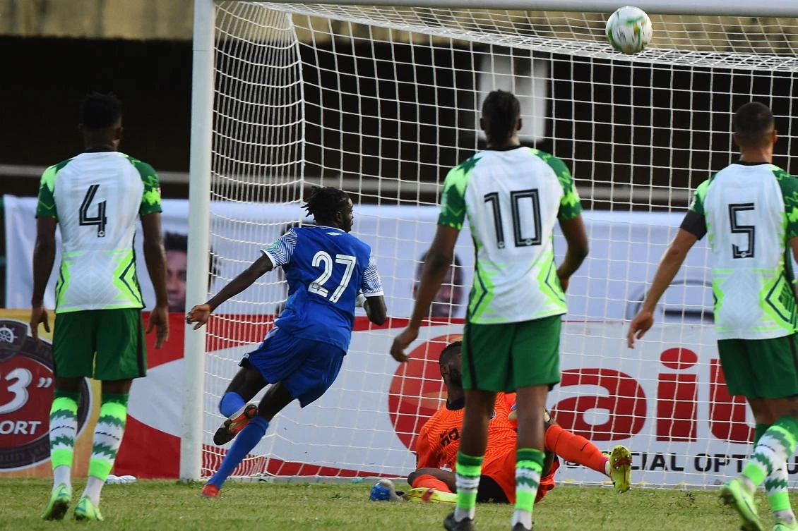 Central African Republic forward Karl Namnganda (27) scores a last minute winner in the World Cup qualifier against Nigeria at the Teslim Balogun Stadium in Surulere, Lagos, Oct. 7, 2021. (AFP)