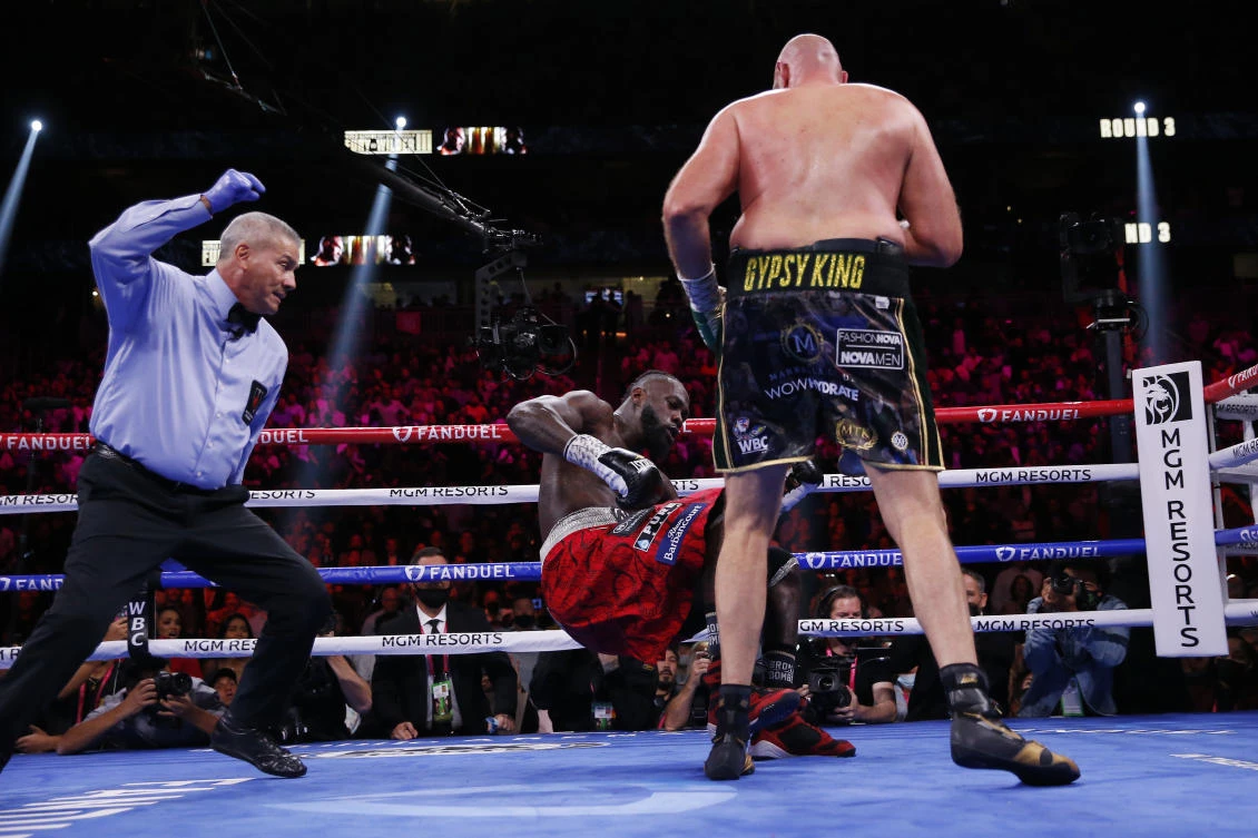 Tyson Fury stops Deontay Wilder in 11th in another heavyweight thriller