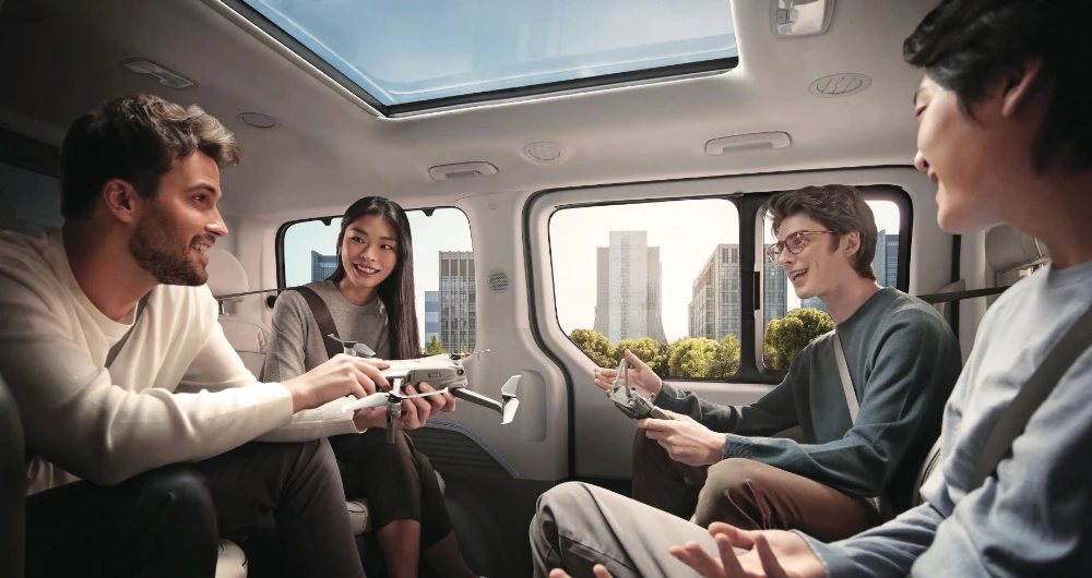 Staria Premium’s flexible seating makes it ideal for corporate vehicles.