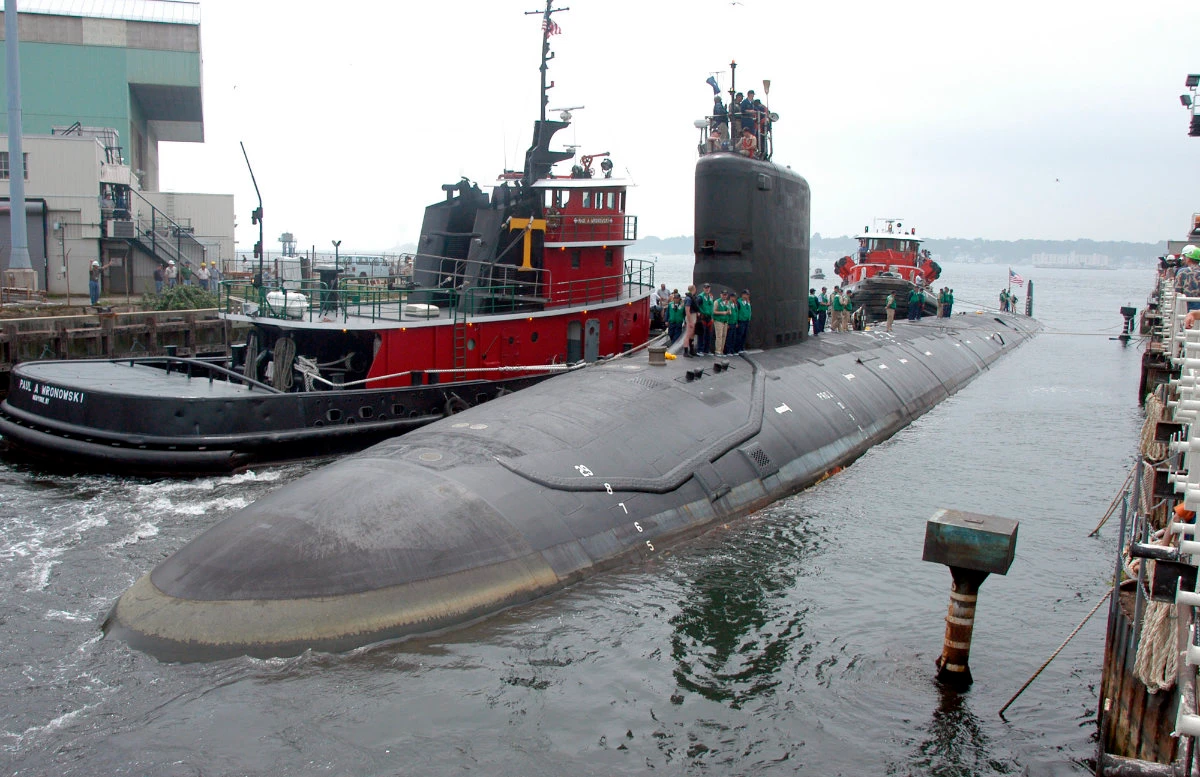 US Navy nuclear engineer charged with trying to sell submarine secrets
