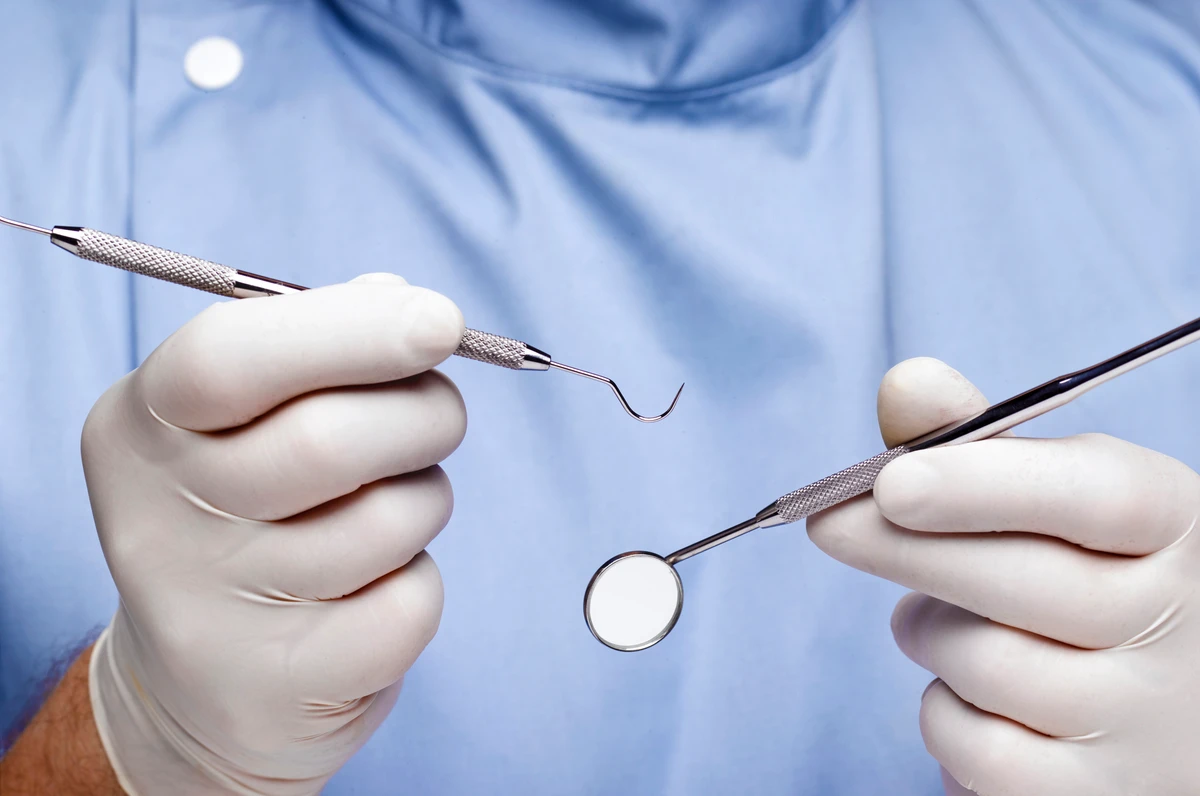 New minimum wage of $1800 for Saudi dentists and pharmacists