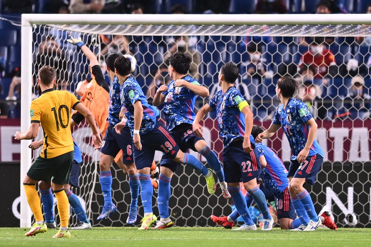 Japan beats Australia 2-1 in World Cup qualifying