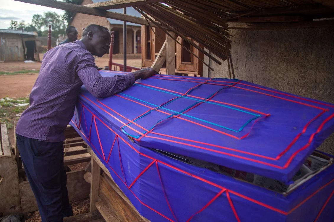 Ugandan teachers turn coffin-makers after schools shut