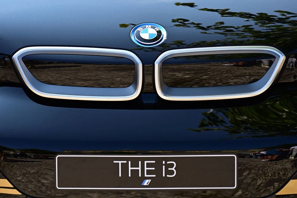 BMW ready for any ban on fossil fuel-burning cars from 2030, CEO says