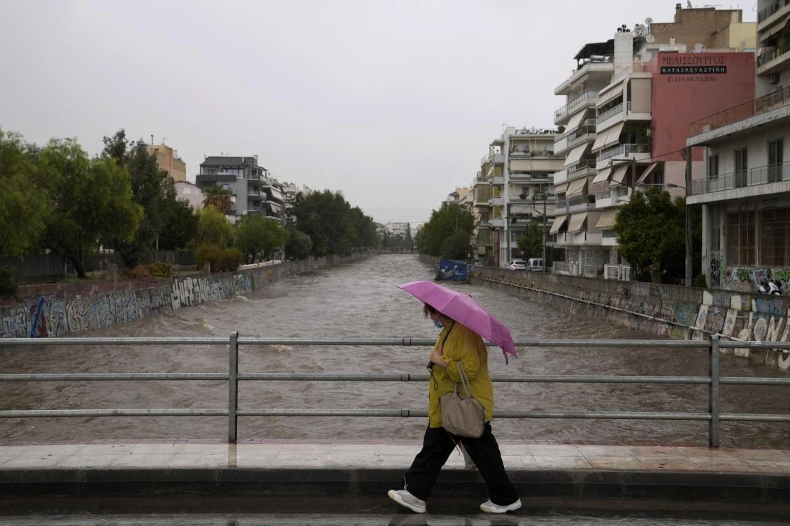 Greece closes public services, restricts traffic as storm set to worsen