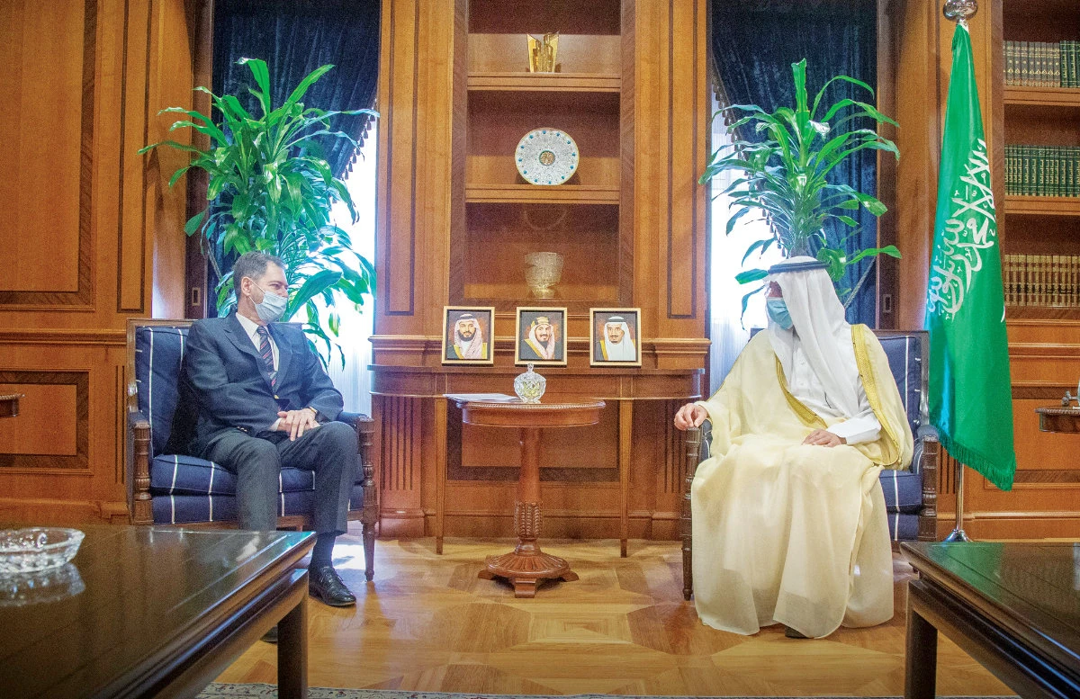 Saudi Minister Adel Al-Jubeir receives Spanish Ambassador Alvaro Iranzo in Riyadh on Sunday. (SPA)