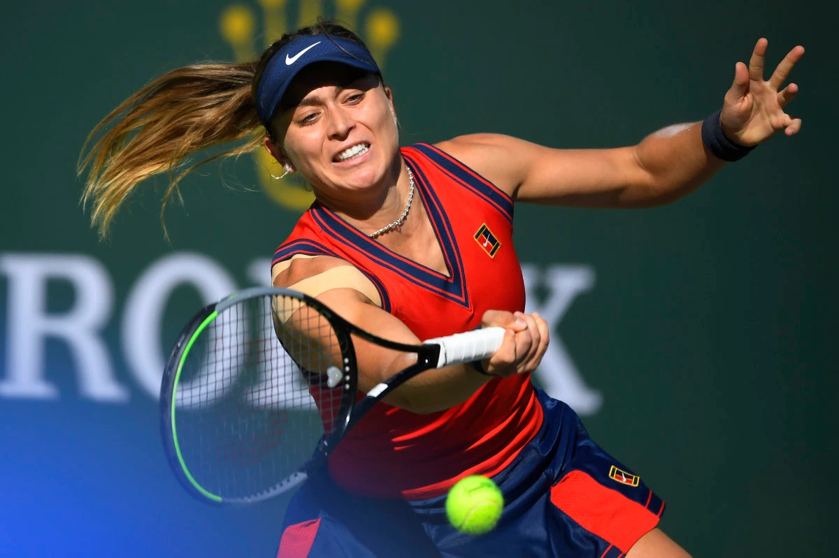 Badosa outlasts Azarenka to win Indian Wells in her debut