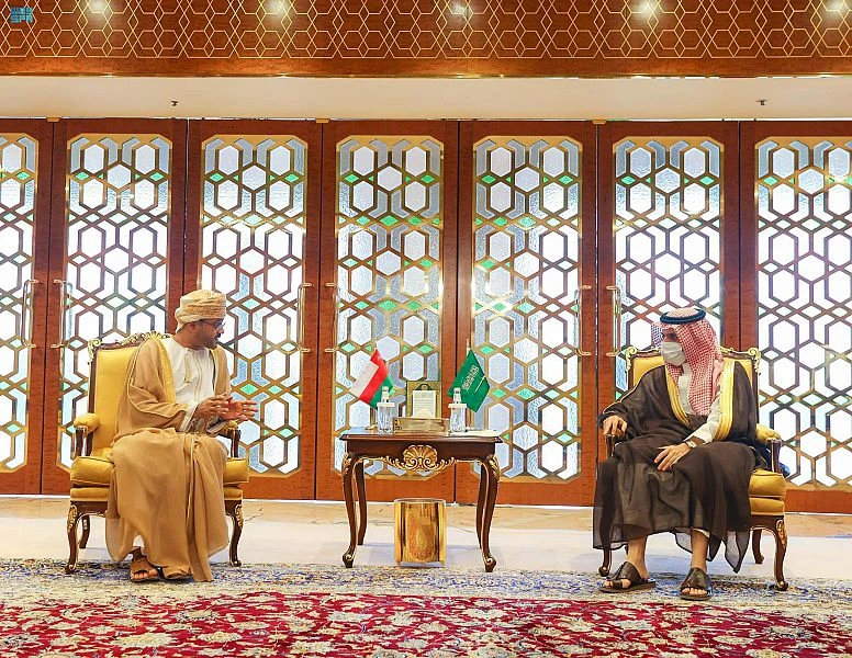 Saudi king receives letter from Oman’s sultan on bilateral relations