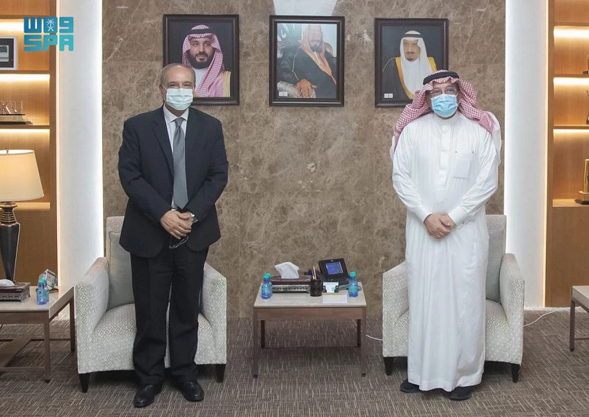 Hamad bin Mohammed Al-Sheikh, right, met with Ahmed Farouk Tawfiq. (SPA)