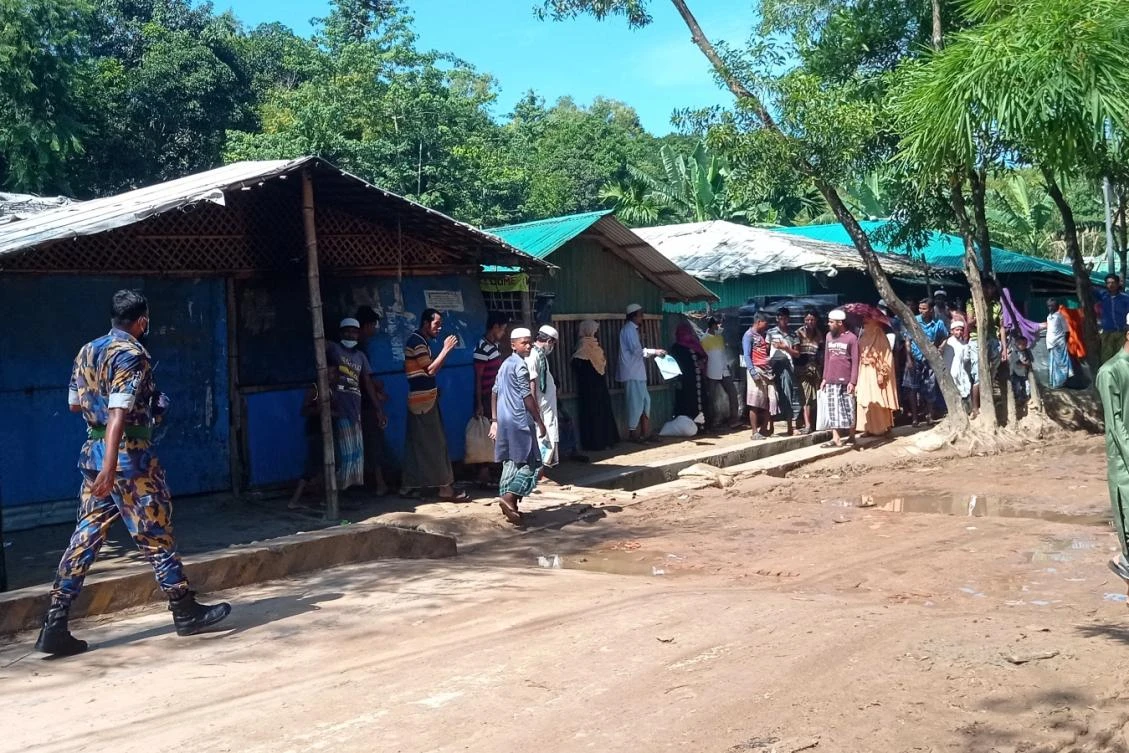 Law enforcement personnel secure the area at Kitupalong Refugee camp in Ukhia on September 30, 2021. (File/AFP)