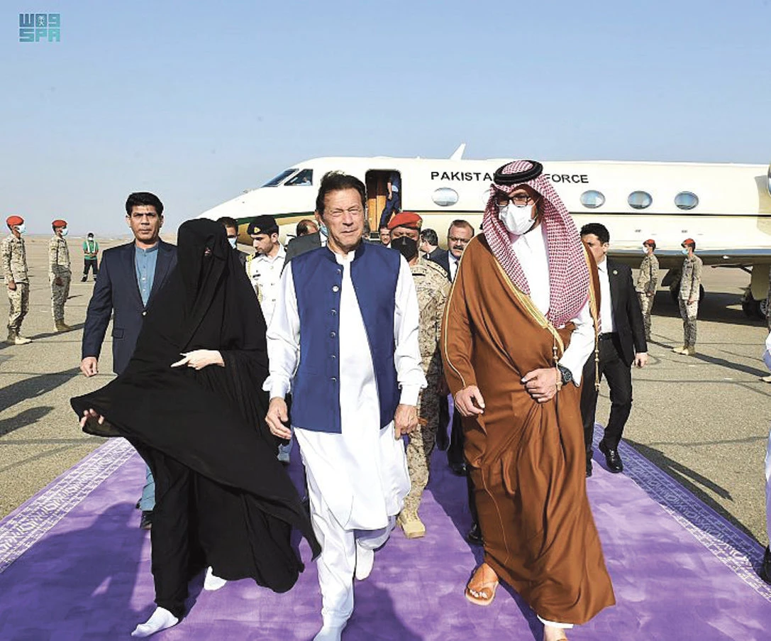 Pakistani PM Imran Khan arrives at the Prince Mohammed bin Abdulaziz International Airport in Madinah on Saturday. (SPA)