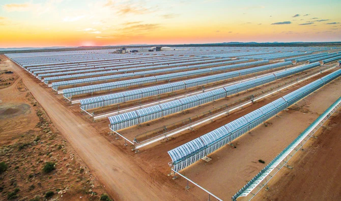 The ministry said it is close to signing the agreement with the Saudi utility company to generate 1,000 megawatts of solar power in the Najaf Governorate (File/Arab News)