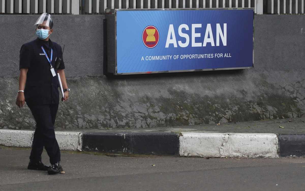Indonesian President Joko Widodo called for more equal distribution of vaccines to ensure that at least 70 percent of ASEAN’s more than 600 million people are inoculated. (AP)