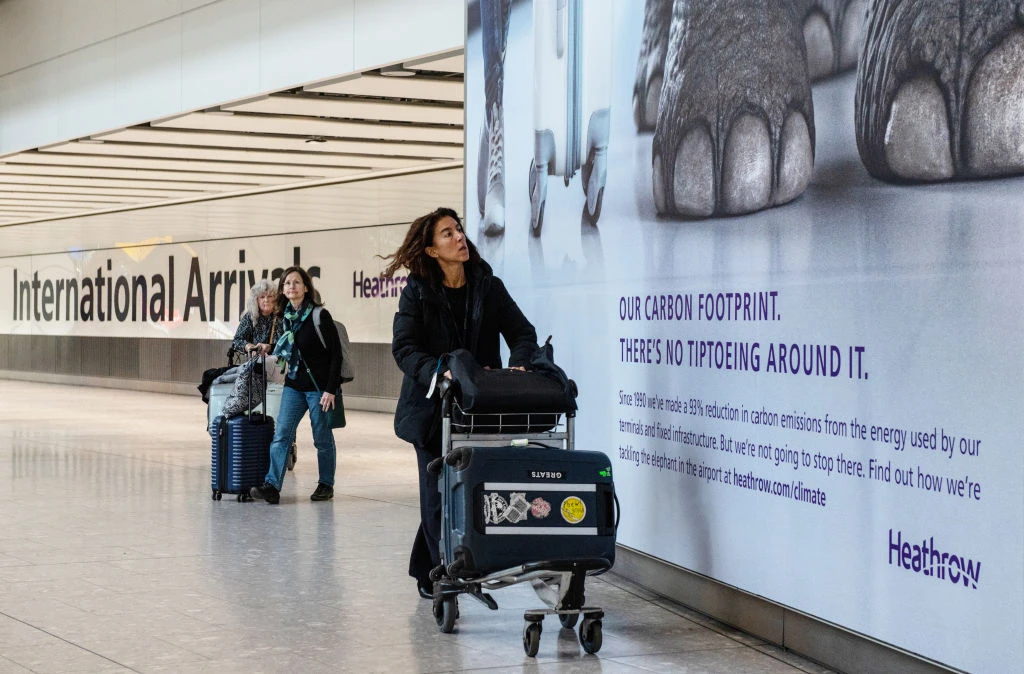 UK's Heathrow Airport flags tepid travel recovery until 2026