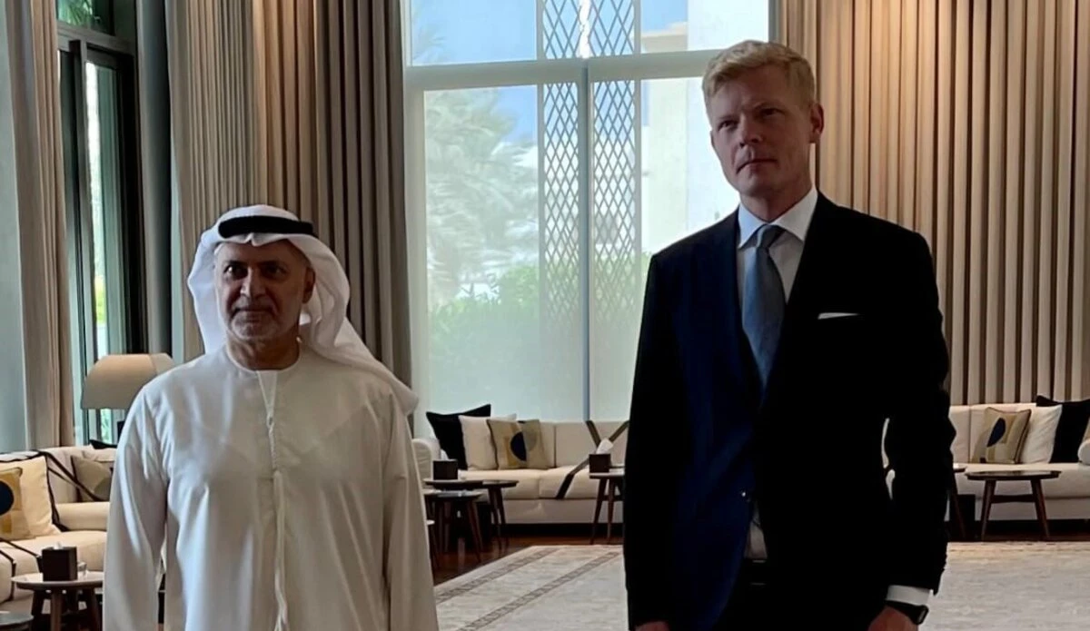 The UN Special Envoy for Yemen Hans Grundberg and the diplomatic adviser to the UAE president, Anwar Gargash, meet in the UAE. (@OSE_Yemen)