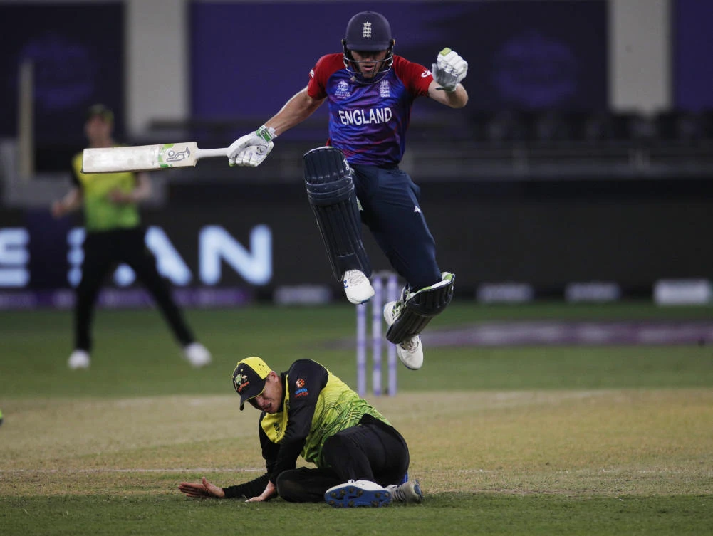 Jos Buttler smashed 71 not out from 32 balls with five thumping sixes and five fours. (Reuters)