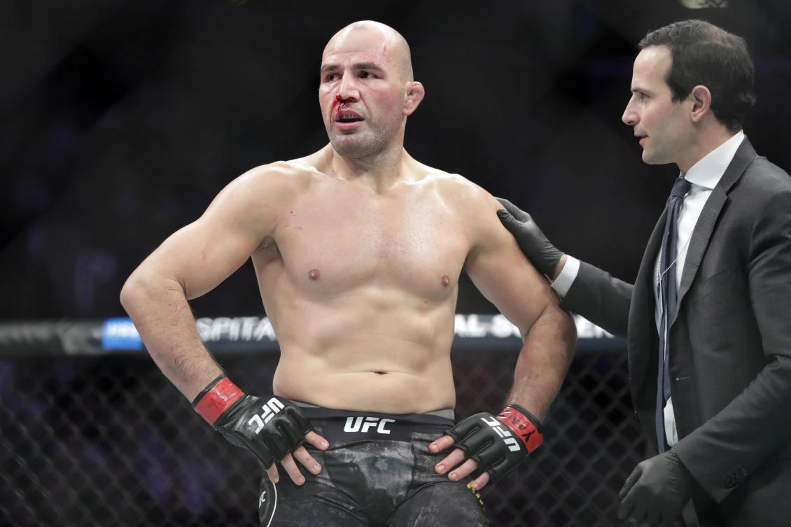 Glover Teixeira stopped Jan Błachowicz by submission in the second round at UFC 267 on Saturday night. (AP)