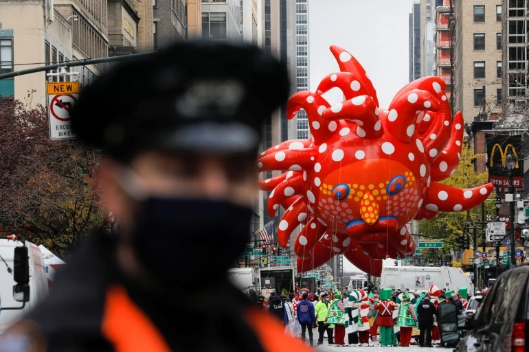 A peaceful, happy holiday season for US Muslims, too