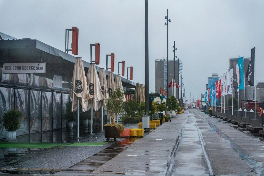 New Zealand keeps COVID-19 pandemic curbs for another week in Auckland