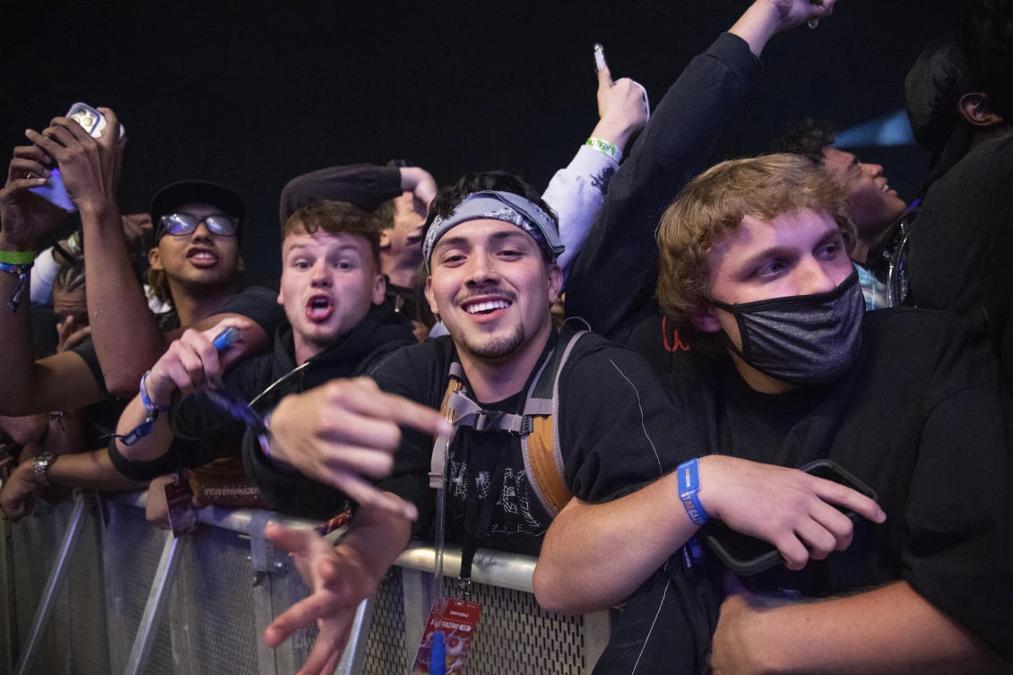 Officials: 8 dead, many injured at Astroworld Fest in Texas