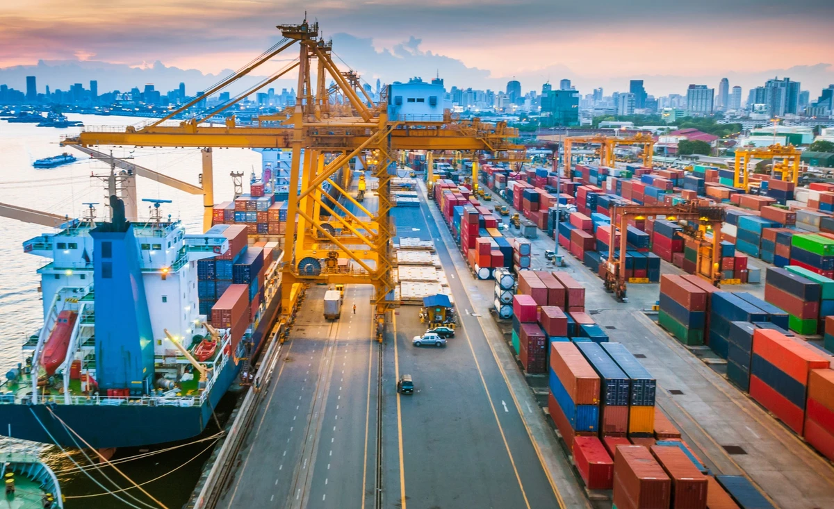 China's exports stay strong, trade surplus hits $84 billion