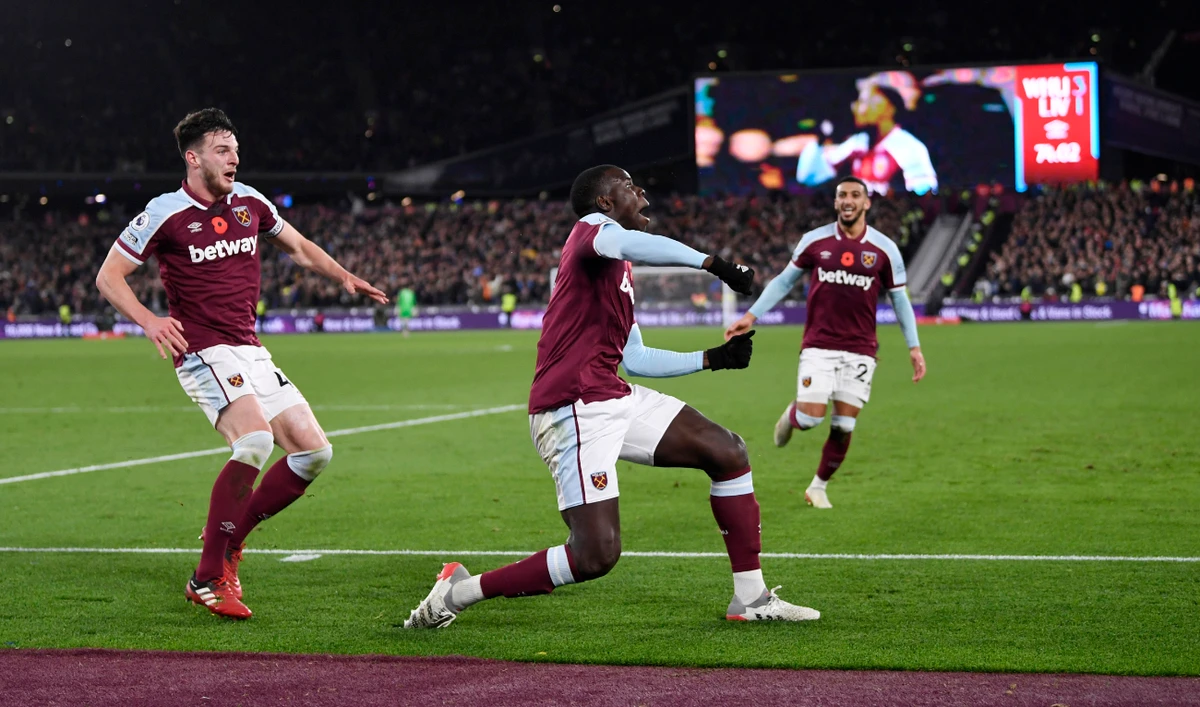 West Ham United’s Kurt Zouma celebrates scoring his team’s third goal. (Reuters)