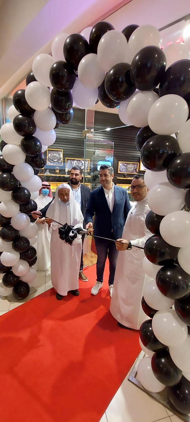 The showroom’s stylish and novel decor in terms of concept and design is indeed winning the admiration of visitors