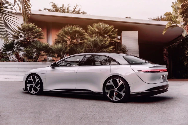Saudis show strong appetite for EVs, says report