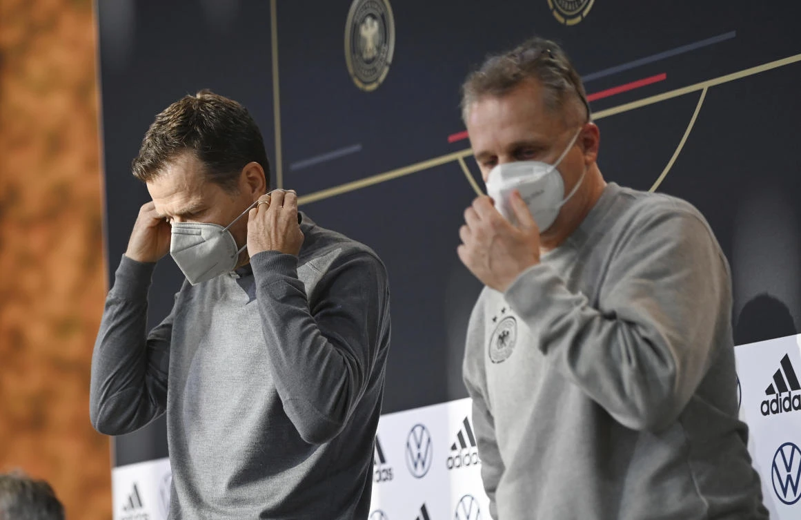 Five German national footballers in quarantine over Covid