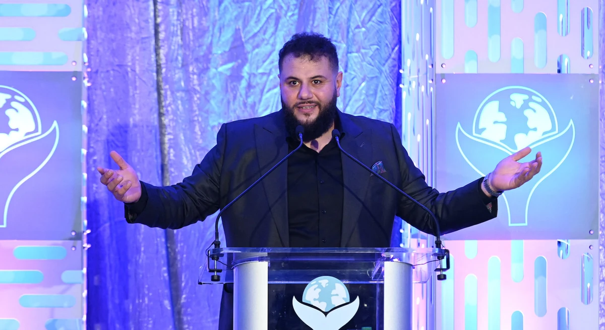 The streaming service will premier a stand-up comedy series on Nov. 30 entitled “Mo Amer: Mohammed in Texas.” (AFP)
