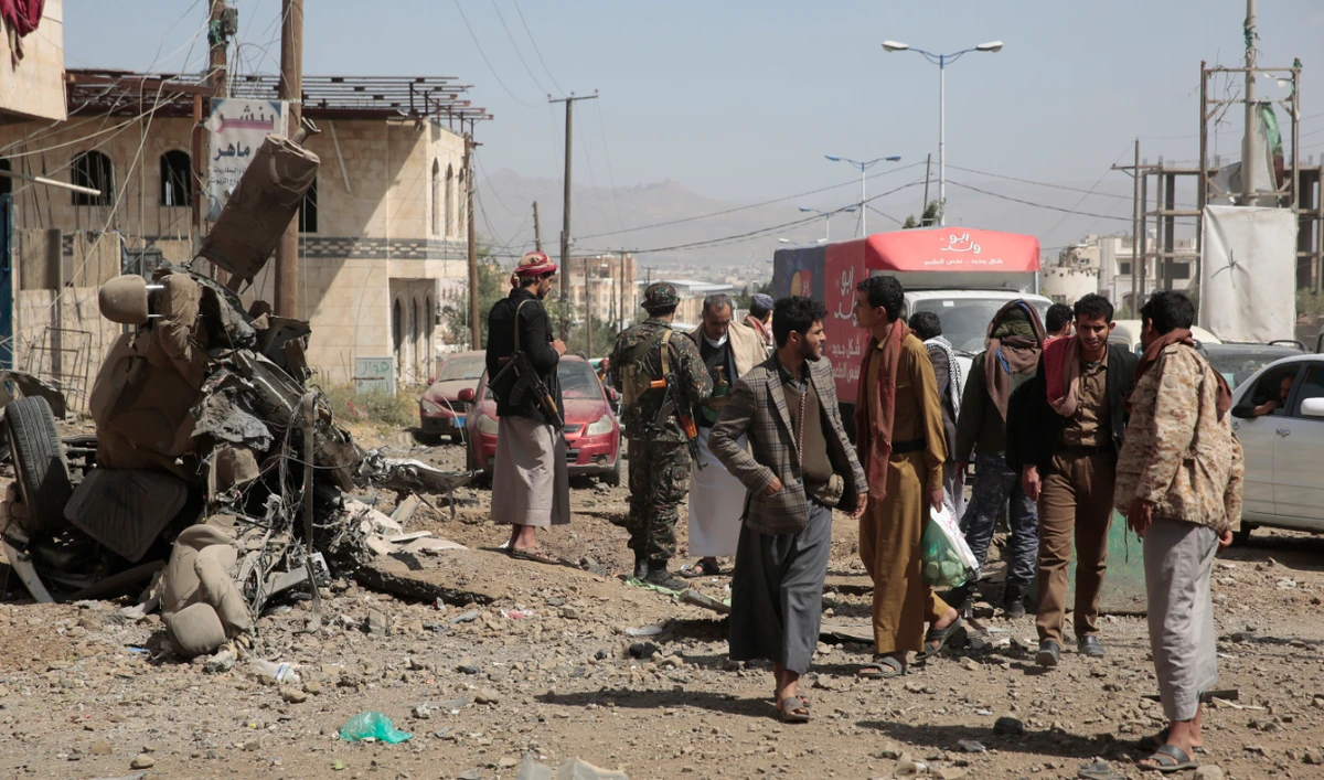 Arab coalition warplanes hit military locations in Houthi-held Sanaa, Saada