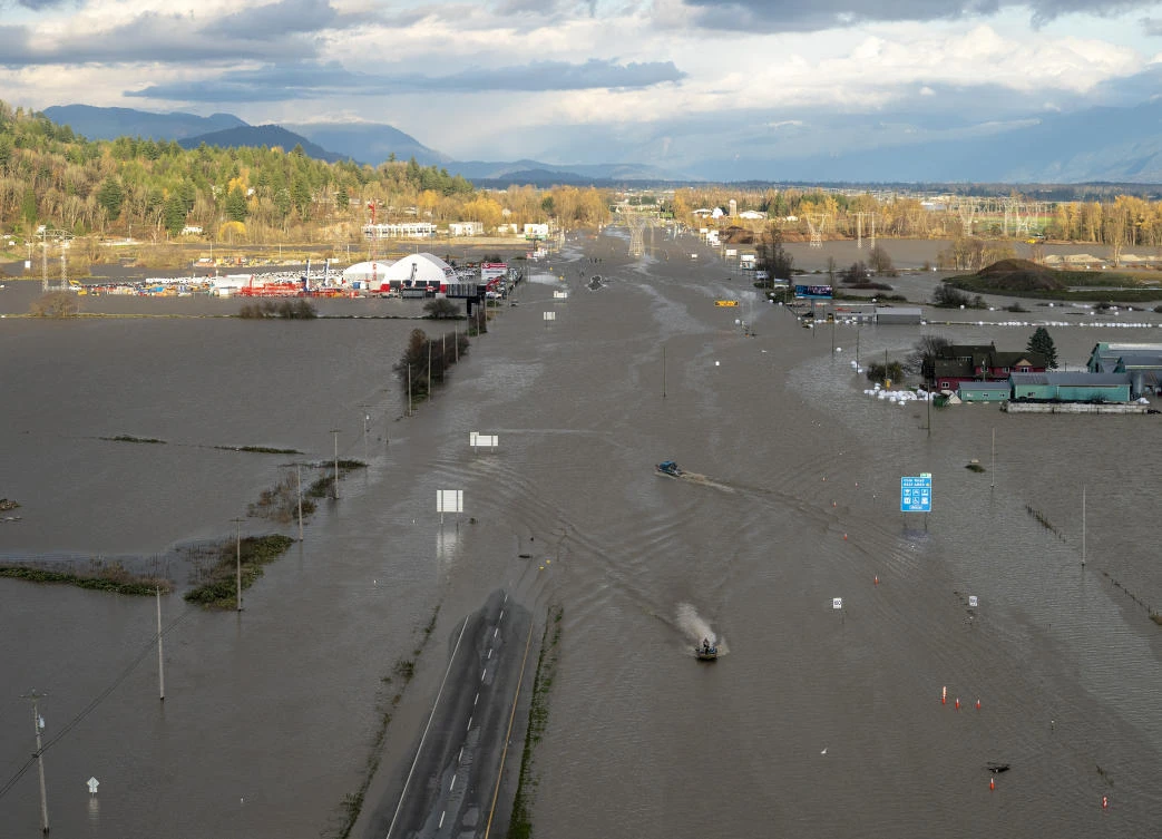 Canada floods cut rail link to Vancouver port; one dead