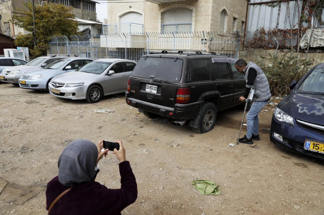 Palestinians’ tires slashed in tense Jerusalem neighborhood