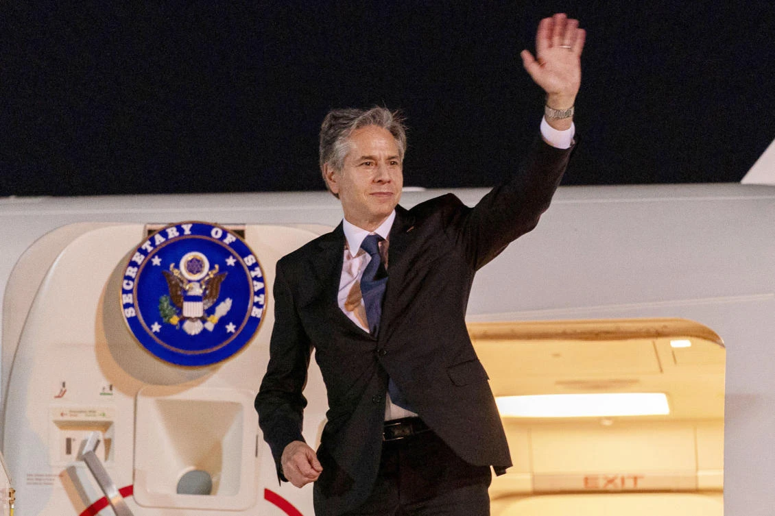 US Secretary of State Antony Blinken boards his plane at Dakar on Saturday to travel back to Washington. (AP)