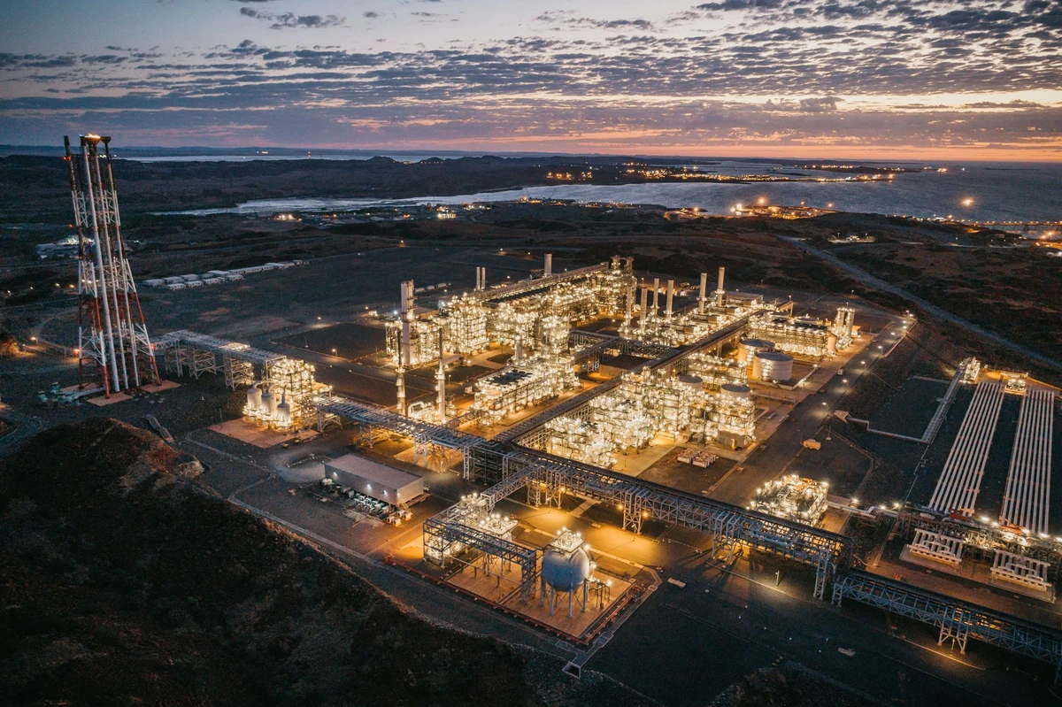 Pluto LNG Plant, onshore gas plant (supplied)